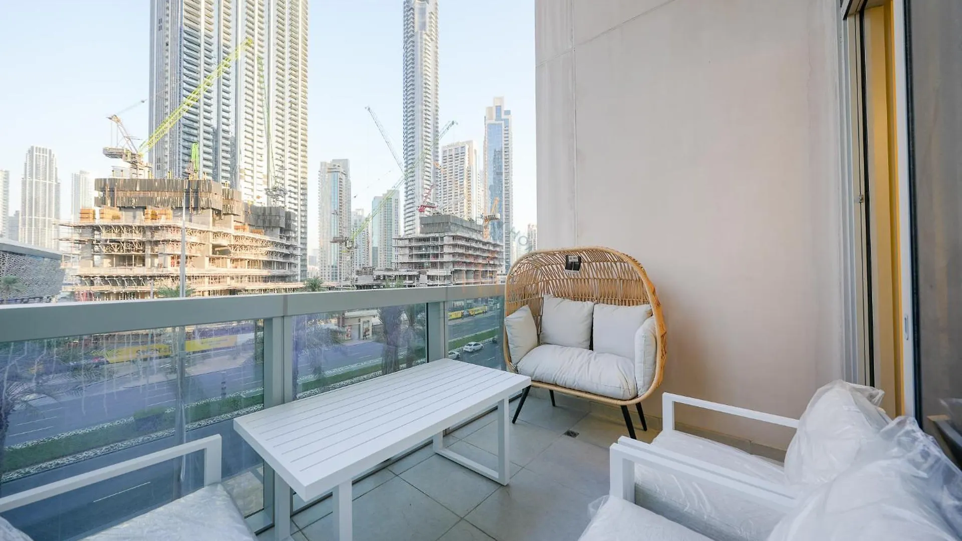 Forte Luxe - Stylish 2Br Downtown Escape Dubai